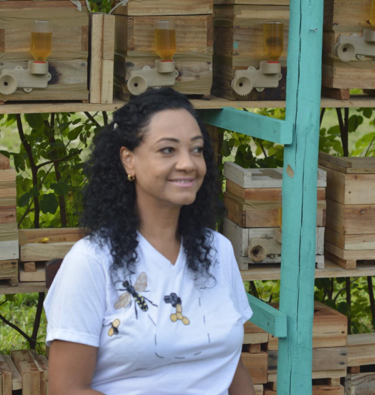 Referência internacional em abelha sem ferrão, Genna Sousa estará em seminário sobre o tema